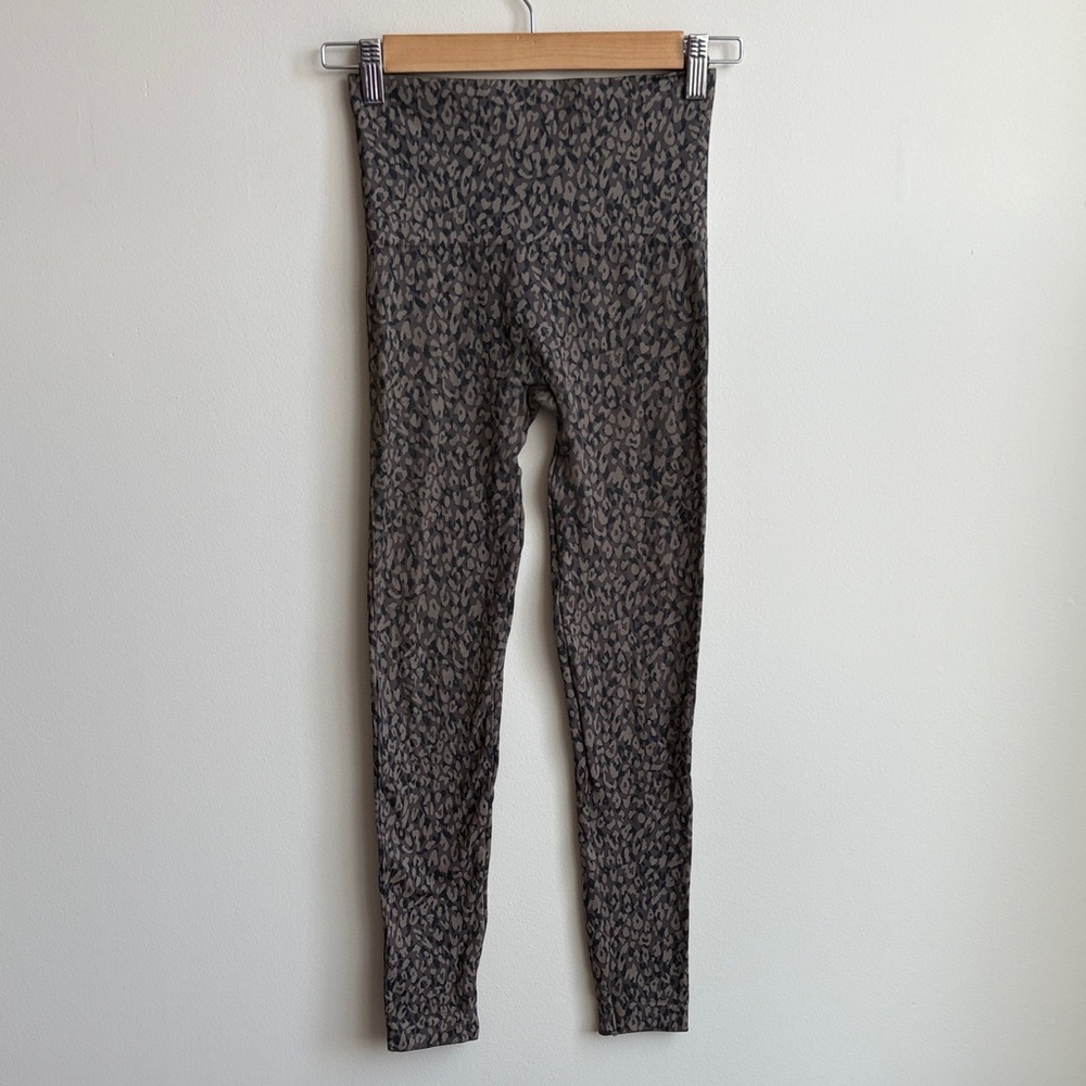 Spanx Look At Me Now Seamless Mini Leopard Print Leggings